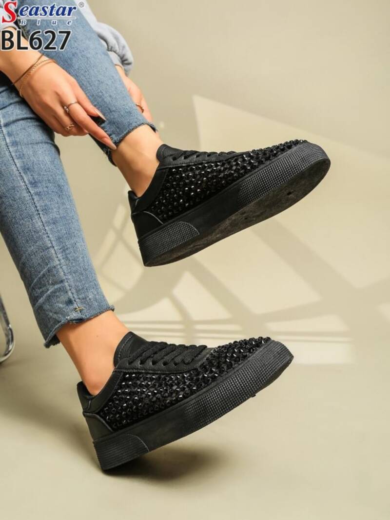 Buty sportowe damskie Roz 36-41 / 12 par	